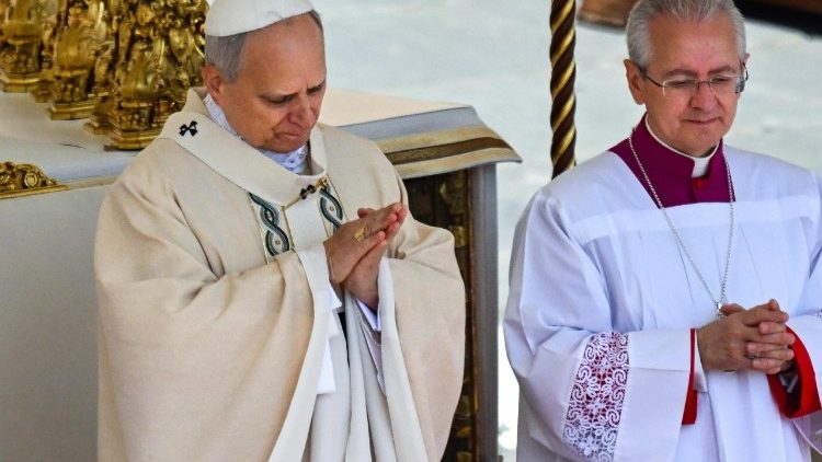 Papst Leo mit seinem Fischerring