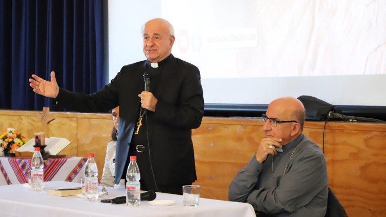 Monseñor Vincenzo Paglia en una intervención en una conferencia en Chile