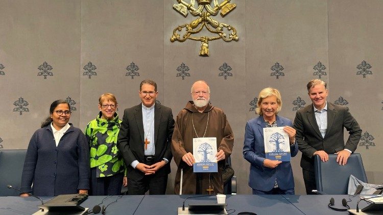 Foto de archivo: Pontificia Comisión para la Protección de Menores presenta su primer reporte anual en octubre de 2024, que había sido encargado por el Papa Francisco.