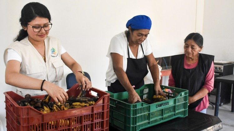 Los comedores abiertos de cinco parroquias recibirán la contribución de 25 empresas q
